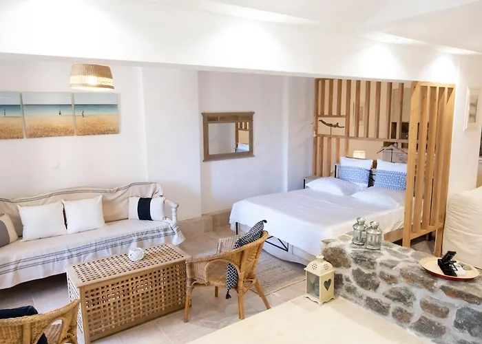 Aquablusyros 2 * Posidhonia (Syros)