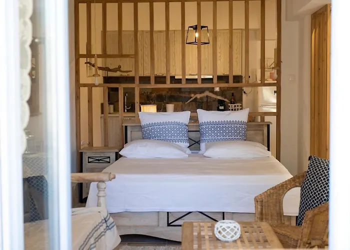 Aquablusyros 2 Posidhonia (Syros)